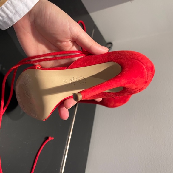 Heels - Picture 8 of 9